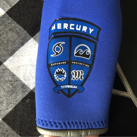 Kids wetsuit size small - Picture 4 of 6